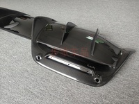 Utilisé pour modifier le diffuseur arrière en fibre de carbone de Ferrari 296 GTB avec un petit contour et une plaque à lèvres inférieure