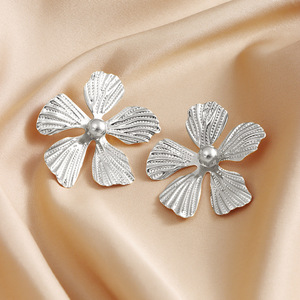 Moda elegante banquete fiesta colorido goteo versátil delicado diseño Metal oreja joyería para mujeres playa vacaciones Accesorios - Product Image 5