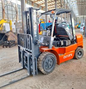 Chariot élévateur HELI 3 tonnes d'occasion, bon état, durable, longue durée de vie, chariot élévateur diesel HELI CPCD 30 - Product Image 5
