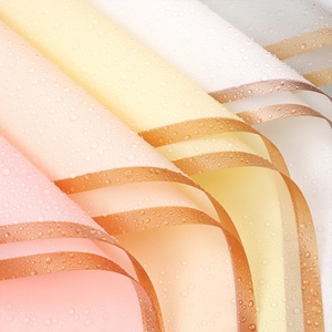 100 pièces MOQ Papier d'emballage pour bouquet floral imperméable, recyclable et résistant aux déchirures pour les petites entreprises d'emballage de fleurs - Product Image 2