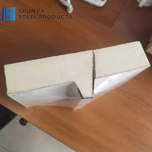 Panneau sandwich de toit en aluminium isolant personnalisé de 30mm Panneau sandwich PIR/PU en <span class=keywords><strong>polyuréthane</strong></span> <span class=keywords><strong>mousse</strong></span> pour revêtement de maison - Product Image 2