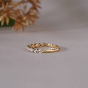 Bague élégante en or jaune et diamants demi-éternité pour femme, cadeau de mariage, de fiançailles ou d'anniversaire, bijoux de luxe raffinés - Product Image 6