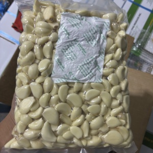 Tỏi bóc vỏ trong 3 lbs/túi - Product Image 2
