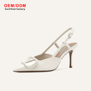 Scarpe Eleganti con Tacco <span class=keywords><strong>a</strong></span> <span class=keywords><strong>Spillo</strong></span> in Vera Pelle Bianca Premium, Punta Affusolata, Slingback, per Ufficio e Cerimonie, con Logo V - Product Image 1