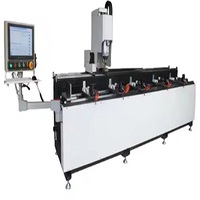 C'est une fraiseuse et une perceuse CNC personnalisées très bon marché pour les machines de fabrication de fenêtres et de portes en aluminium