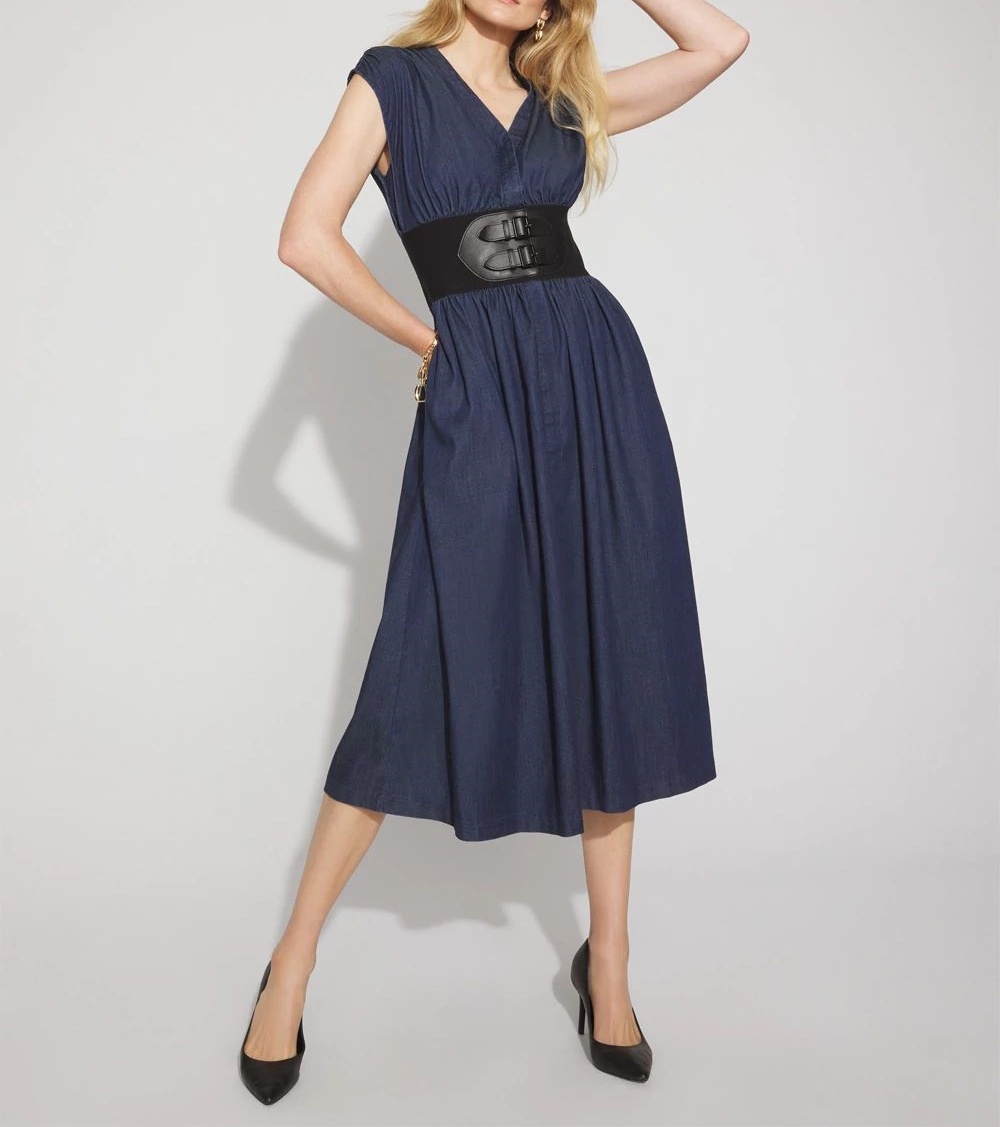 น้ำเงินเข้ม