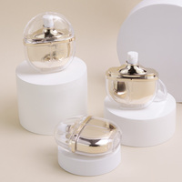 Bouteille de pompe de lotion cosmétique à double paroi vide de 50ml bouteille de fond de teint liquide de crème solaire cosmétique PS en plastique de luxe avec couvercle transparent