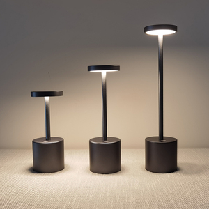 Modern otel tarzı <span class=keywords><strong>USB</strong></span> şarj edilebilir <span class=keywords><strong>LED</strong></span> lamba masa lambası alüminyum akülü masa lambası restoran kullanımı için altın gümüş siyah - Product Image 5