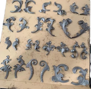 Partie décorative en <span class=keywords><strong>fer</strong></span> <span class=keywords><strong>forgé</strong></span> et ornements de fleurs de feuilles en acier moulé pour la <span class=keywords><strong>décoration</strong></span> de porte ou de clôture en <span class=keywords><strong>fer</strong></span> <span class=keywords><strong>forgé</strong></span> - Product Image 5
