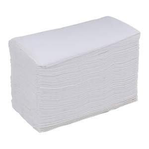 Serviettes jetables Boardwalk 8308, 15'' x 17'', blanches douces, 3 plis, pliables (30 paquets de 100) - Product Image 1