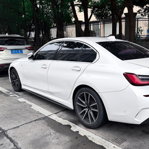 Amp-Z BMW Serie 3 G20 G21 M Sport Faldones Laterales Traseros en Negro Piano Mate con Textura de Fibra de Carbono, Kit de Carrocería para Modelos AC 2019+ - Product Image 1