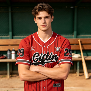 Camiseta de béisbol retro americana con rayas para hombre, manga raglán de color contrastante, logotipo y número personalizados, estilo moderno hip hop urbano - Product Image 3