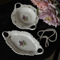 Assiette ovale en céramique à double anse, motif floral en relief, style classique français, design rétro de luxe léger, pour soupes, desserts et fruits