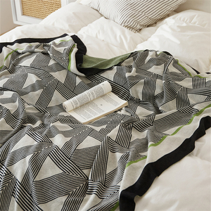 BWE Coperta in maglia di velluto a metà, copriletto in microfibra con stampa leopardata, soffice e spessa, coperta decorativa - Product Image 4