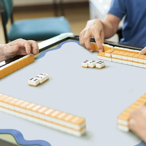 Tapete de Mahjong Portátil 2026 de Color Sólido, Antideslizante, de Goma, Fácil de Transportar y Guardar, Servicio de Personalización Disponible - Product Image 1