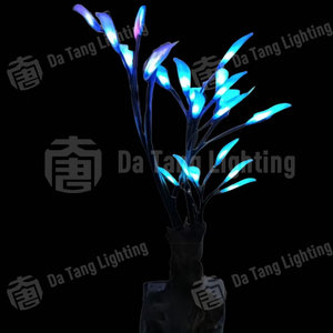Árbol de luz LED decorativo de 2 m con hojas azules, con PVC y resina epoxi para iluminación de jardines, parques y paisajes al aire libre. - Product Image 2