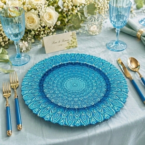 Platos Base de Cristal Rojo Borgoña de 13 Pulgadas con Diseño de Pavo Real en Relieve para Banquetes de Boda y Decoración de Mesa Navideña - Product Image 3