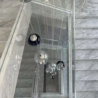 Aluminium-Legierung Bodenmontierte Glas-Handläufe für Wendeltreppen, Innen-Geländer mit Edelstahl-Metallzierleiste