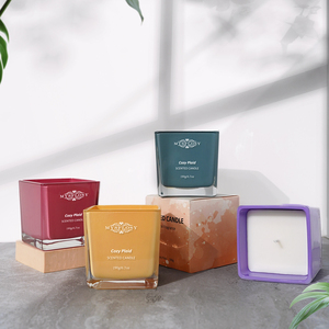 Pot en verre carré personnalisé cire de soja grandes bougies parfumées de marque privée souvenir de luxe pour la décoration de la maison - Product Image 1