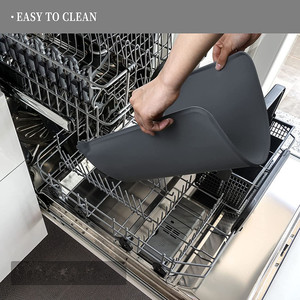 Silikon Pet Mat Square Wasserdicht Leicht zu reinigen Silikon Hunde-und Katzen fütterung matte Hunde pfoten Gemusterte Pet Meal Mat Pet Supplies - Product Image 3
