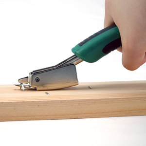Herramienta Quitagrapas de Venta Caliente de Fábrica, Extractor de Grapas para Tapicería con Mango Ergonómico para Muebles, Suelos de Madera, Marcos de Fotos y Alfombras - Product Image 3