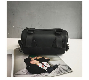 Nouveau sac bandoulière cylindrique multifonctionnel de style coréen pour hommes, sac messager tendance pour une utilisation quotidienne toute saison - Product Image 5