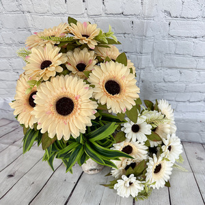 Flores artificiales de crisantemo Queyiyi, arreglo floral de seda rosa de 11 cabezas para decoración del hogar, sala de estar, adorno de escritorio - Product Image 2