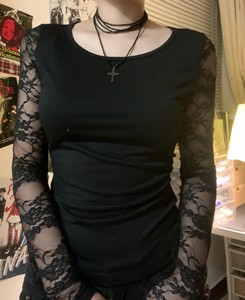 Blusa de encaje negra de manga larga para mujer, blusa sexy ajustada con cuello redondo y espalda transparente - Product Image 4