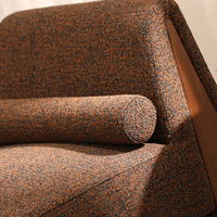 Fauteuil de détente moderne rembourré, fauteuil d'appoint avec structure en bois massif et pieds triangulaires pour salon ou salle de séjour