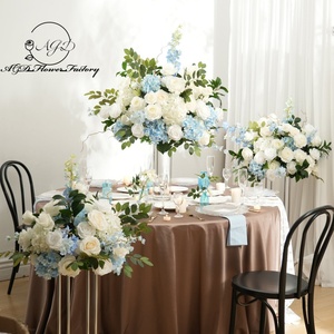 Arrangement floral artificiel en soie, élégant, bleu et blanc, en forme de sphère, pour centre de table de mariage - Product Image 1