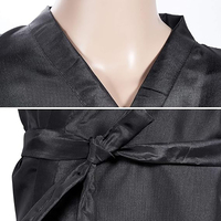 Capa de Peluquería con Logotipo Personalizado, MOQ Bajo, Bata de Barbería y Spa, Kimono de Poliéster con Bolsillo para Clientes de Salón de Belleza