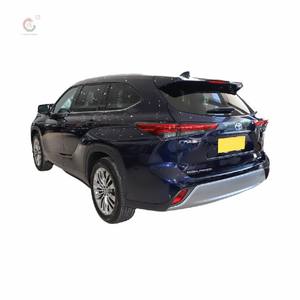 中国の中古車 ハイランダー 2018年式 中型SUV 7人乗り オートマチック V6 信頼性の高いAWD 家族の冒険に最適なラグジュアリーで快適な車 - Product Image 2