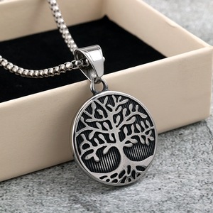 Collar con Colgante de Acero Inoxidable yunnique, Diseño Unisex de Sol, Luna y Árbol, Joyería de Moda, Regalo para Combinar con Ropa - Product Image 2