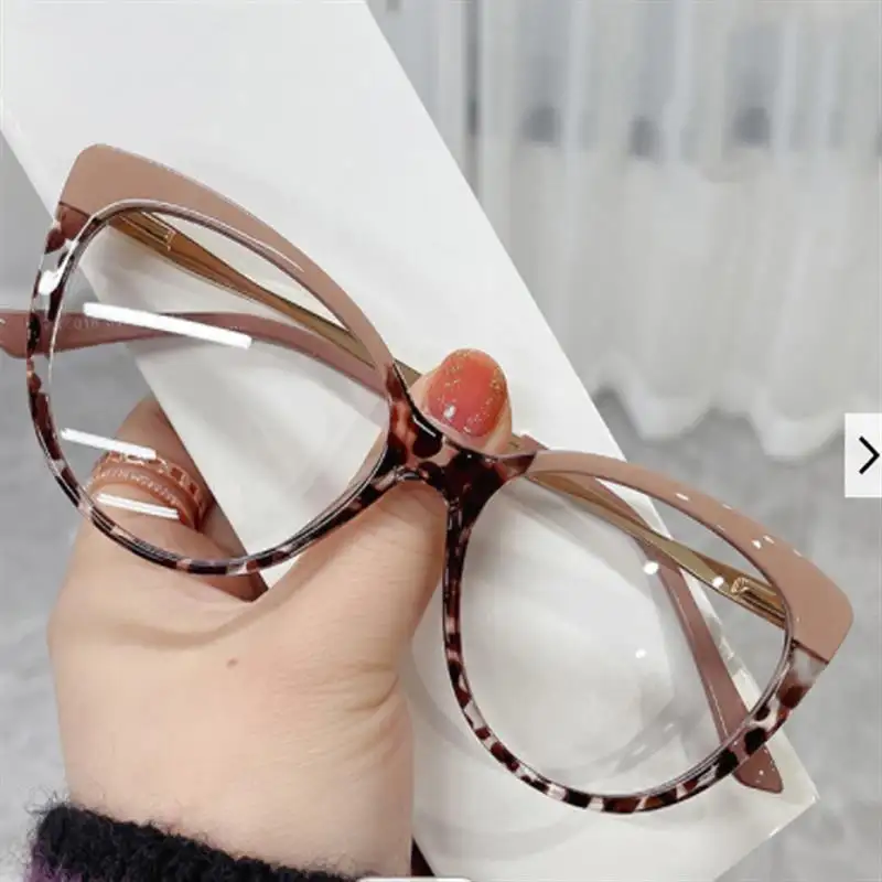 แว่นสายตาป้องกันแสงสีฟ้าสำหรับสตรี TR90ปิดตาออกแบบโลโก้ได้ตามต้องการแฟชั่นแว่นตากรอบแว่นตา