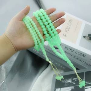 Tasbih ligero de 10 mm con piedras luminosas, 99 cuentas, para oraciones nocturnas en mezquitas y viajes en todas las estaciones. - Product Image 1
