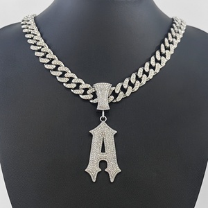 Collana cubana con ciondolo singolo da uomo Temu catena a maglie transfrontaliere in stile Hip-Hop tempestata di diamanti da 26 lettere - Product Image 1
