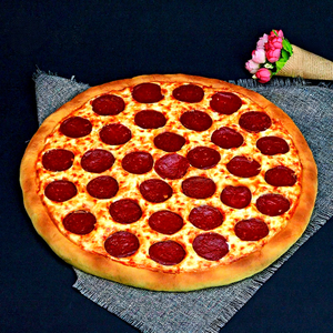 Fausse pizza pour la photographie, avec fromage, basilic et bœuf, accessoire de présentation personnalisé pour vitrine de restaurant - Product Image 4