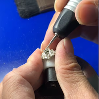 Services de conception et de fabrication de bijoux sur mesure en or 18 carats et plaqué platine, bracelets et joncs, avec options OEM/ODM