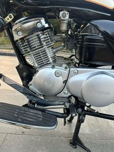 Une génération de motos classiques japonaises importées Yamaha Lingji 125 Cruising Crown Prince avec démarrage électrique et au pied - Product Image 5
