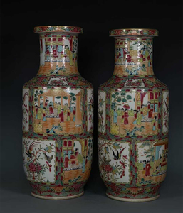 Jarrones de Porcelana China Antigua Canton Rose (Famille Rose) con Figuras de Riqueza y Pájaros Entre un Patrón Floral SLD26012 - Product Image 1