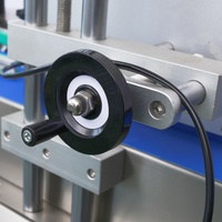 Machine d'étiquetage automatique de table pour flacons de peptides, pots et bidons ronds en plastique ou en métal de 2 ml