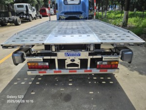 Howo hino Sinotruk 5mt 8 tonnellate demolitore per due auto danneggiate carro attrezzi a pianale - Product Image 3