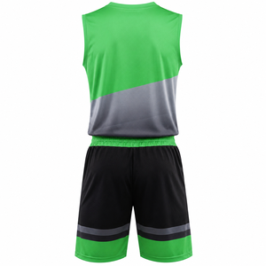 Ensemble d'uniformes de basketball personnalisables en gros pour équipes adultes – Logo imprimé par transfert thermique, numéros de joueur, respirant, 100 % polyester - Product Image 4