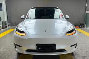 Vinilo automotriz metalizado blanco PET de alto brillo, antiarañazos, autoadhesivo, con tecnología de liberación de aire, rollo de película para rotulación de vehículos, venta al por mayor. - Product Image 5