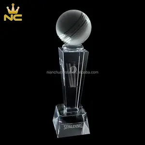 A buon mercato Pujiang Incisione Laser Cricket K9 Sfera di Cristallo Trofeo Per Il Cricket Partita