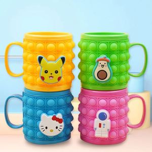 Nouvelle Bouteille d'Eau Anti-Stress 2022 pour Enfants, Mignonne, en Silicone, avec Bulles à Presser, Popper Fidget, Populaire, avec Poignée - Product Image 4