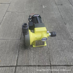 Pompe doseuse Runhengtai, hauteur de refoulement 100 m, pression 380 psi, corps en PVC, pour traitement de l'eau - Product Image 1