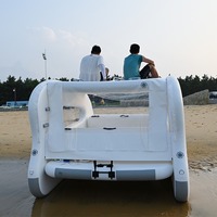 Catamaran solaire électrique pliable de 4,5 m pour sports nautiques, design moderne et luxueux, bateau-maison gonflable tendance pour les centres de villégiature