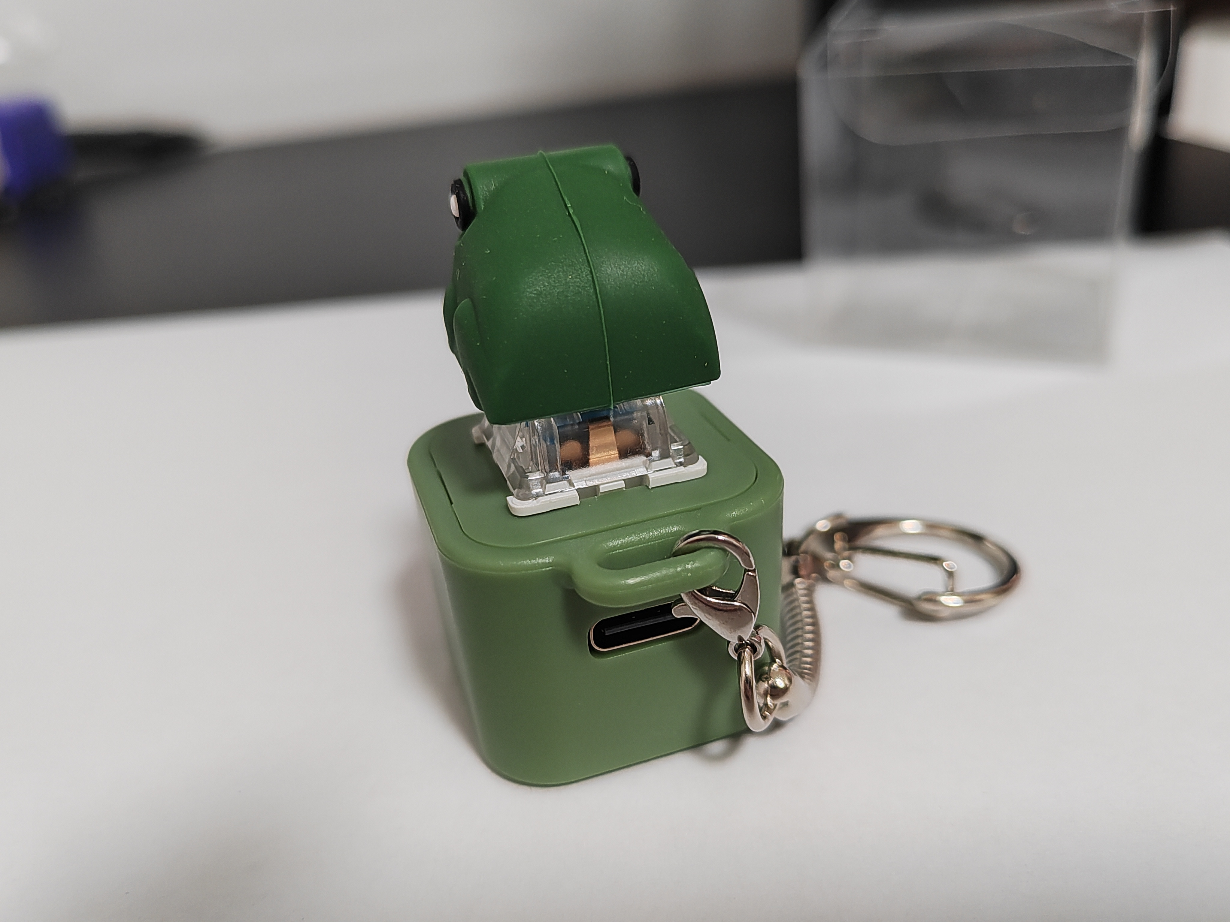 Green-TYPE-C port at back