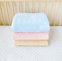 Maßgefertigte Baby-Schlafdecke Atmungsaktiver Polyester-Überwurf Geprägte Niedliche Luxus-Puckdecke Flanell-Fleece Doppellagige Babydecke